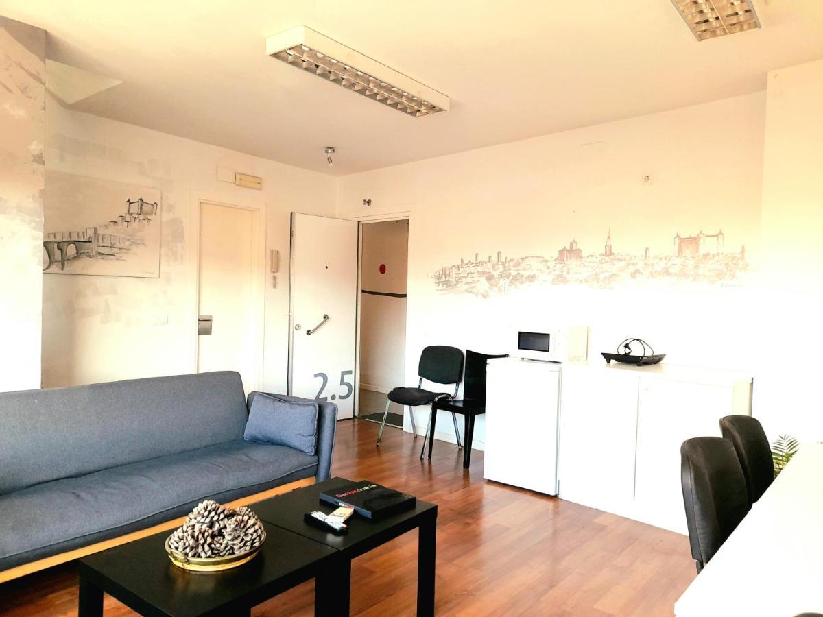 Toletum Low Cost Lofts Diafanos O 2Dormitorios Parking Municipal Gratis Al Aire Libre A 100M Toledo Exterior photo